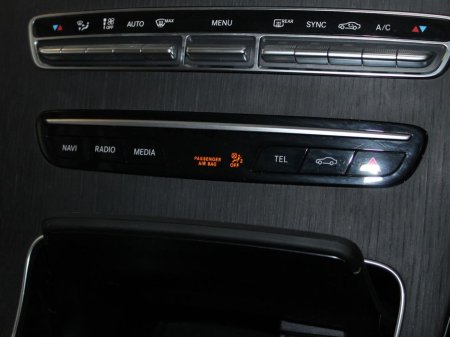 2021 Mercedes-Benz C Class C 180 2DR Auto €37,999 thumbnail