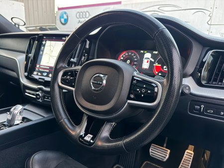 2018 Volvo XC60 2.0 T8 R-DESIGN PRO AWD 303PS AUTO B4 MOMENTUM 197HP 5DR A €29,800 thumbnail