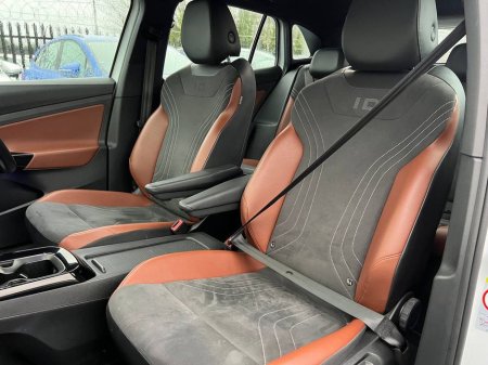 2021 Volkswagen ID.4 PRO LIFE 77KWH // 19" DIAMOND CUT ALLOYS // APPLE CARPLAY/ANDROID AUTO // PARKING SENSORS €21,900 thumbnail