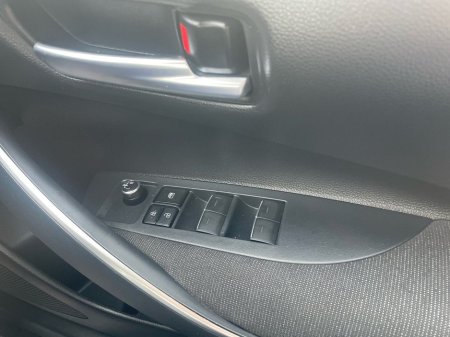 2023 Toyota Corolla 1.8 Hybrid Luna Saloon €22,475 thumbnail