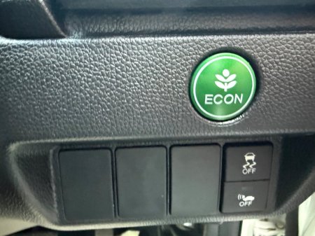 2015 Honda Fit - thumbnail 17