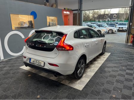 2014 Volvo V40 2014 VOLVO V40 1.6L PETROL / 59K KMS / ADAPTIVE CRUISE CONTROL, HEATED SEATS, REVERSE CAMERA & MORE €11,950