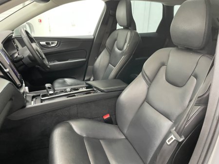 2023 Volvo XC60 - thumbnail 15