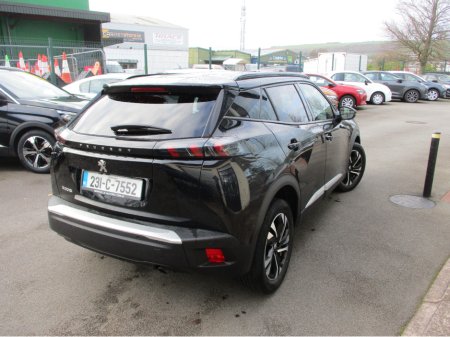 2023 Peugeot 2008 - thumbnail 5