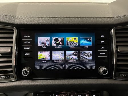 2024 Skoda Kodiaq Ambition 7 Seat DSG 2.0TDI 150BHP - Reversing Camera - Climate Control - Cruise Control - Heated Seats - Apple CarPlay/Android Auto €47,950 thumbnail