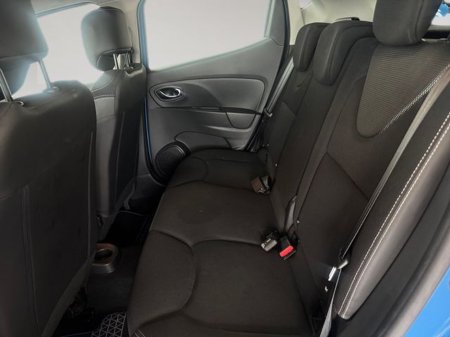 2015 Renault Clio - thumbnail 16