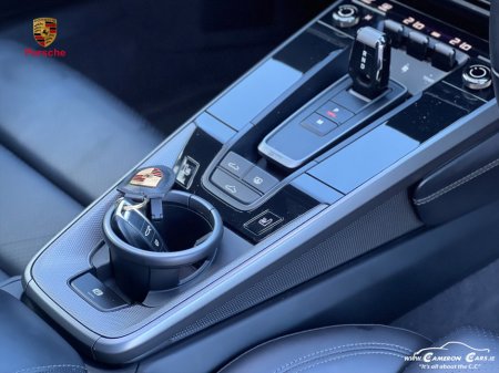 2020 Porsche 911 CARRERA 4SPEED Aventurine Green Metallic €144,950 thumbnail