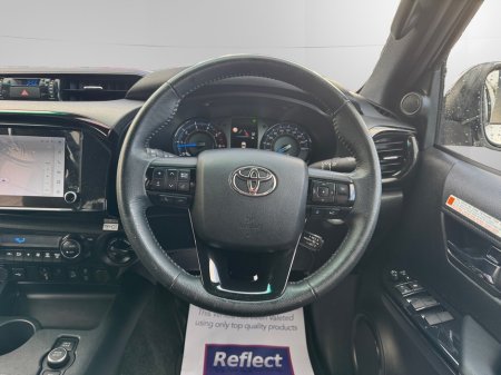 2025 Toyota Hilux *NO VAT* 2.8 INVINCIBLE  AUTO #332 €57,999 thumbnail