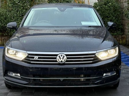 2018 Volkswagen Passat HIGHLINE R-LINE PACK 2.0 TDI // 360 PARKING CAMERAS // LEATHER HEATED & COOLED SEATS // BRAND NEW 19" R-LINE ALLOYS €22,950 thumbnail