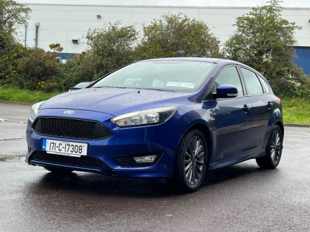 2017 Ford Focus - thumbnail 14