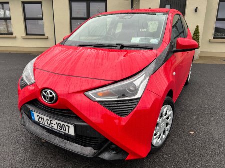 2021 Toyota Aygo 1.0 VVT-i x-play Smartphone €13,450