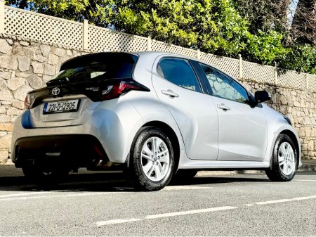 2022 Toyota Yaris - thumbnail 15