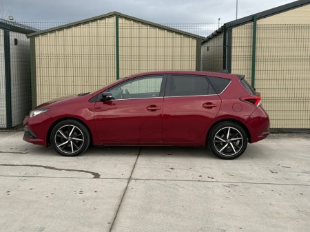 2018 Toyota Auris 1.2 D4-T 5Dr Luna Sport €14,950 thumbnail