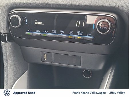 2023 Toyota Yaris LUNA 1.5 HYBRID *ONE OWNER* *IRISH CAR* *12 MONTHS FRANK KEANE WARRANTY* *PCP FINANCE AVAILABLE* €22,995 thumbnail