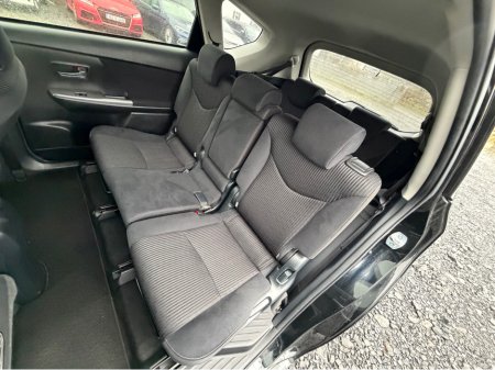 2018 Toyota Prius - thumbnail 22