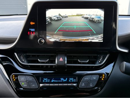 2023 Toyota C-HR HYBRID SOL 4DR AUTO €23,950 thumbnail