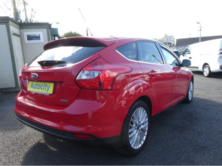 2012 Ford Focus - thumbnail 8