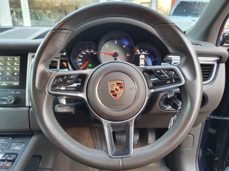 2016 Porsche Macan  €59,950
