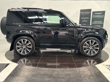 2025 Land Rover Defender - thumbnail 34