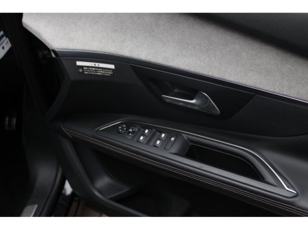 2018 Peugeot 5008 - thumbnail 10