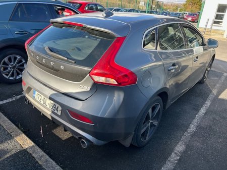 2017 Volvo V40 - thumbnail 3