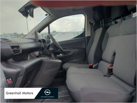 2026 Opel Combo L2H1 Sportive €25,700