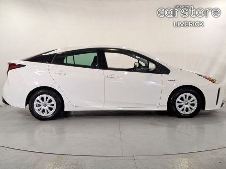2020 Toyota Prius - thumbnail 2