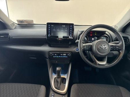 2023 Toyota Yaris HYBRID LUNA SPORT €24,950 thumbnail
