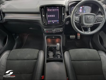 2022 Volvo XC40 (221) R-DESIGN T4 RECHARGE AUTO €33,995 thumbnail