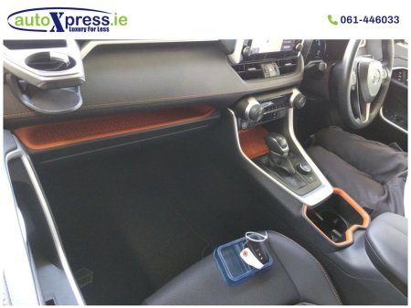 2022 Toyota Rav4 - photo 2