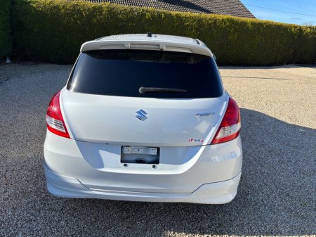 2013 Suzuki Swift - thumbnail 5