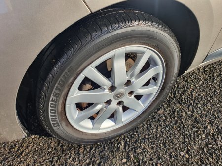 2012 Renault Megane - thumbnail 11