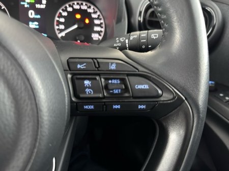 2023 Toyota Yaris HYBRID LUNA €23,950 thumbnail