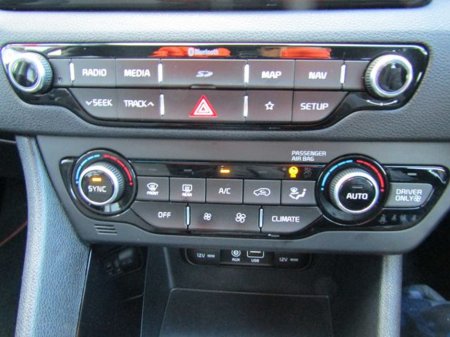 2019 Kia Niro 1.6 GDI 2 104BHP 5DR Auto €17,950 thumbnail