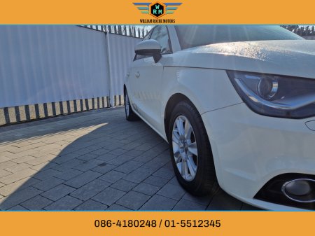 2012 Audi A1 - thumbnail 4