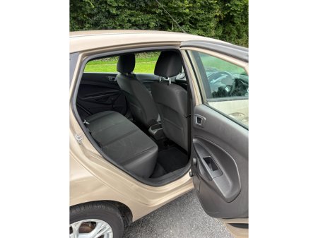 2016 Ford Fiesta ZETEC 1.0 65PS M5 4DR MCA €9,995 thumbnail