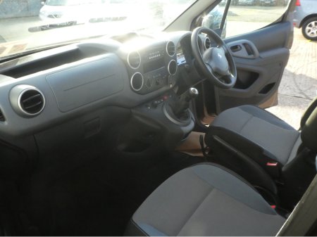 2012 Peugeot Partner TEPEE 1.6 HDI S 92BHP 5 5SEATS 5DR 92 SEATS €6,950 thumbnail