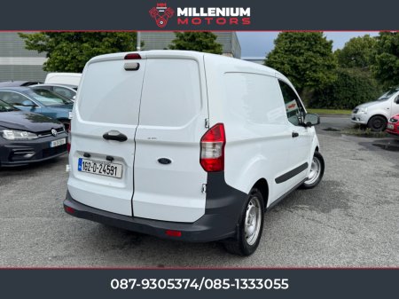 2016 Ford Transit Courier 2016 1.5 €5,999