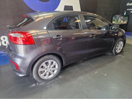 2016 Kia Rio - thumbnail 10