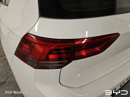 2021 Volkswagen Golf 2.0 TDI 115HP Life €21,975 thumbnail