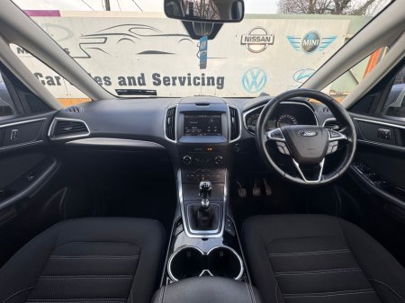 2017 Ford Galaxy TITANIUM 2.0 TD 150PS 6SPEED FWD 4DR €15,800 thumbnail