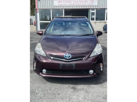 2014 Toyota Prius Alpha - thumbnail 2