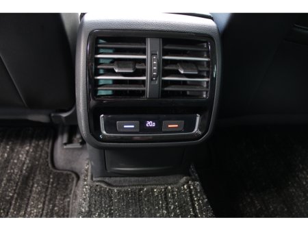 2018 Volkswagen Passat - thumbnail 21