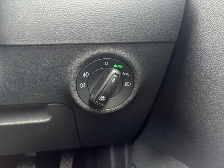 2019 Skoda Karoq 1.6TDI 115bhp Ambition €20,995 thumbnail