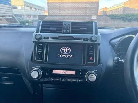 2017 Toyota Landcruiser LWB GX COMMERCIAL // AIR CON // BLUETOOTH // REAR CAMERA // PRICE IS PLUS VAT €25,972 thumbnail