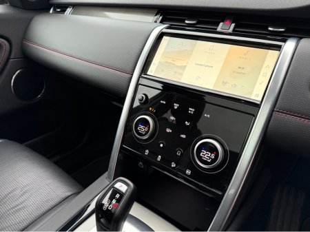 2022 Land Rover Discovery Sport P300E R-DYNAMIC SE €37,950 thumbnail