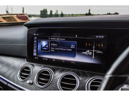 2020 Mercedes-Benz E Class E 300 de Plug-in Hybrid AMG Line €30,750 thumbnail