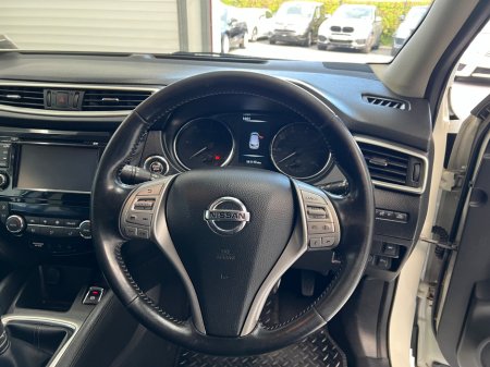 2015 Nissan Qashqai 1.5 DSL SV PREMIUM €9,995 thumbnail