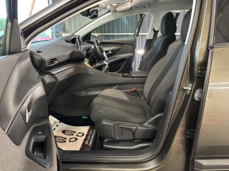 2020 Peugeot 3008 1.2 PureTech 130bhp Active €19,950 thumbnail