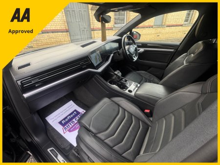 2019 Volkswagen Touareg V6 R-LINE TECH TD TDI VAT QUALIFYING * 1 YEAR UNLIMITED MILEAGE WARRANTY* €42,000 thumbnail